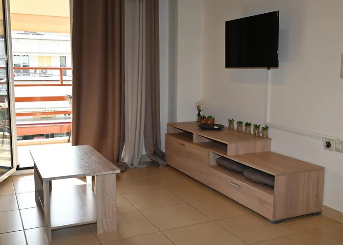 Апартаменты Elias House *